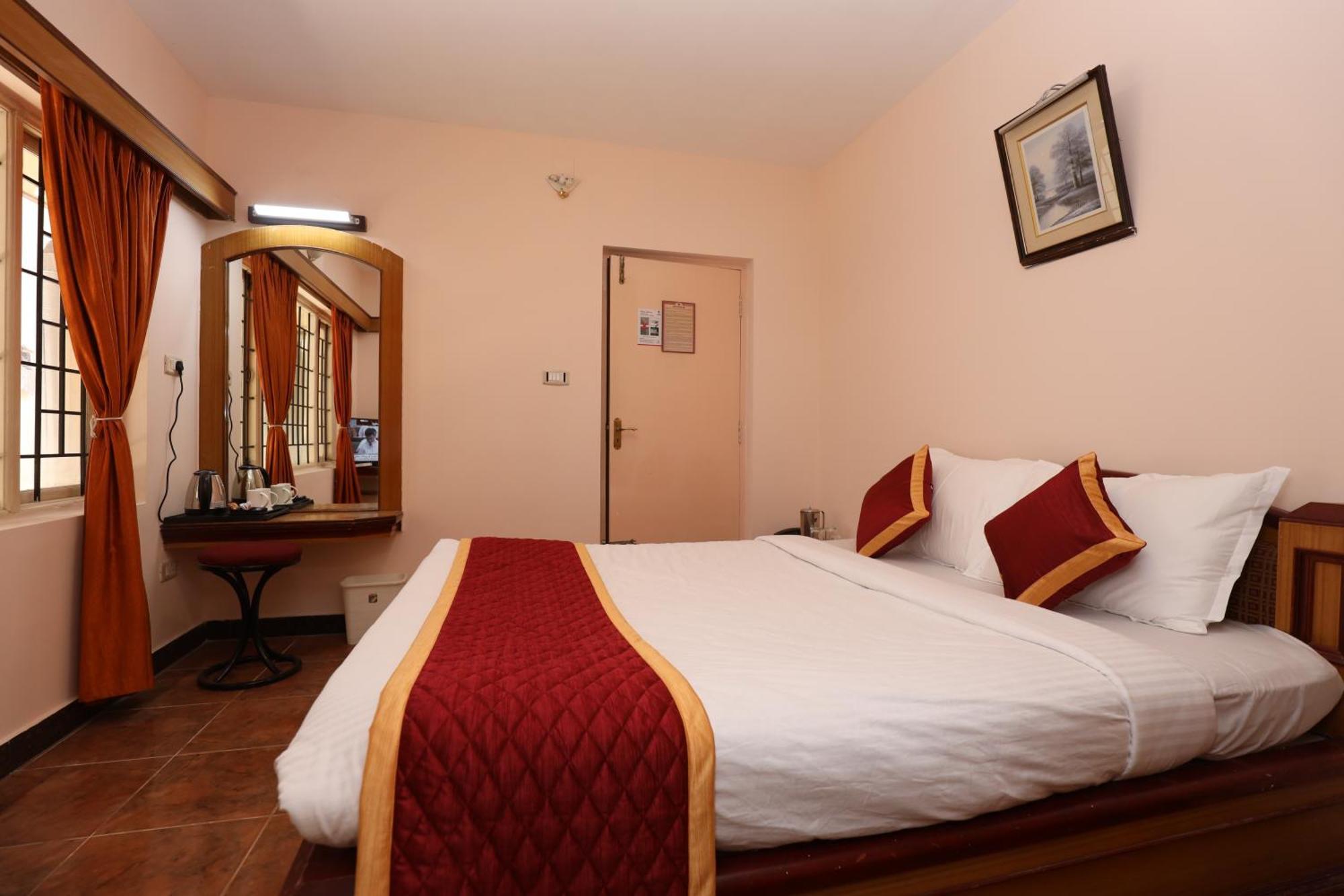 Hotel Silver Oak Ooty Buitenkant foto