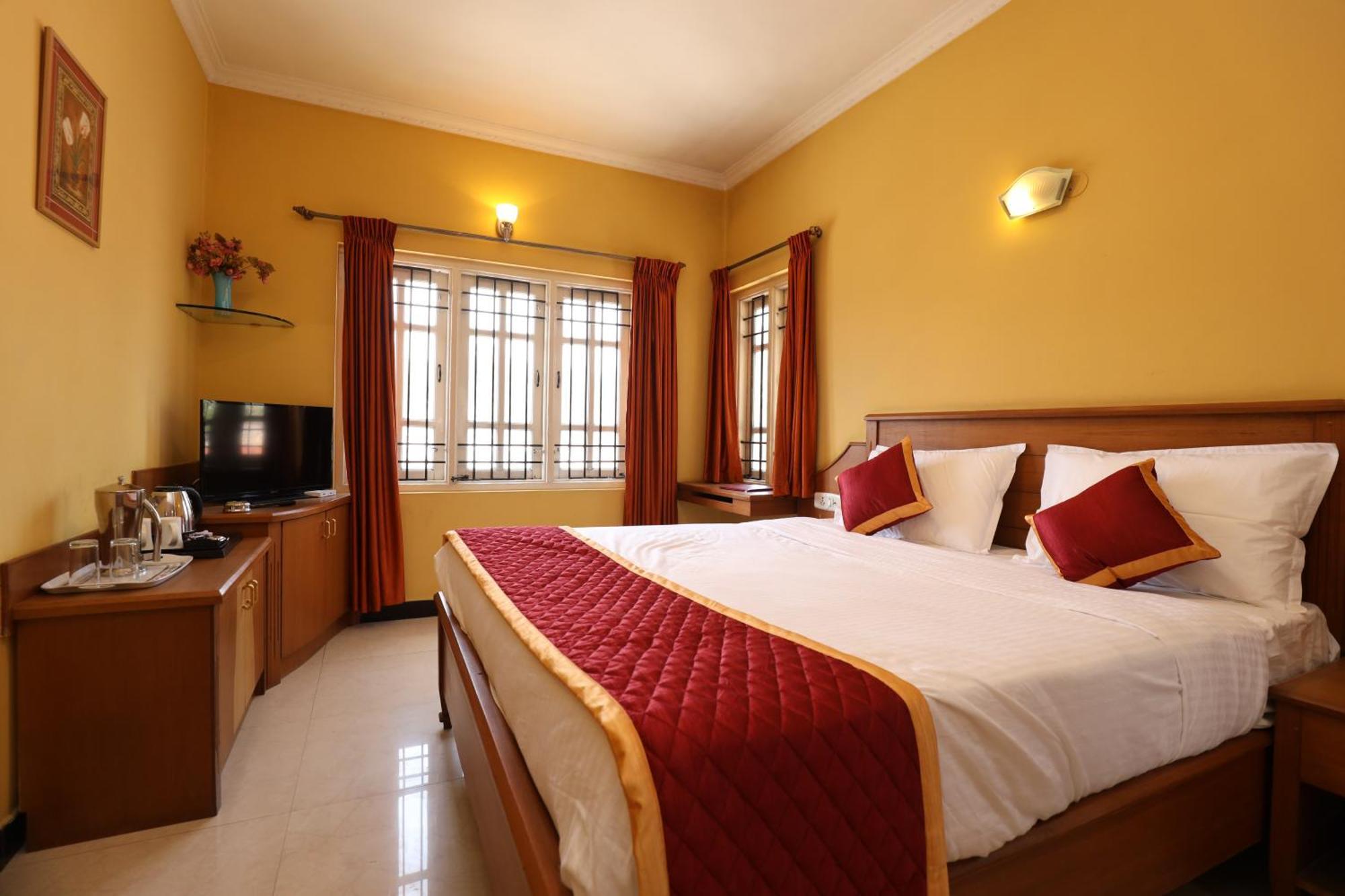 Hotel Silver Oak Ooty Buitenkant foto