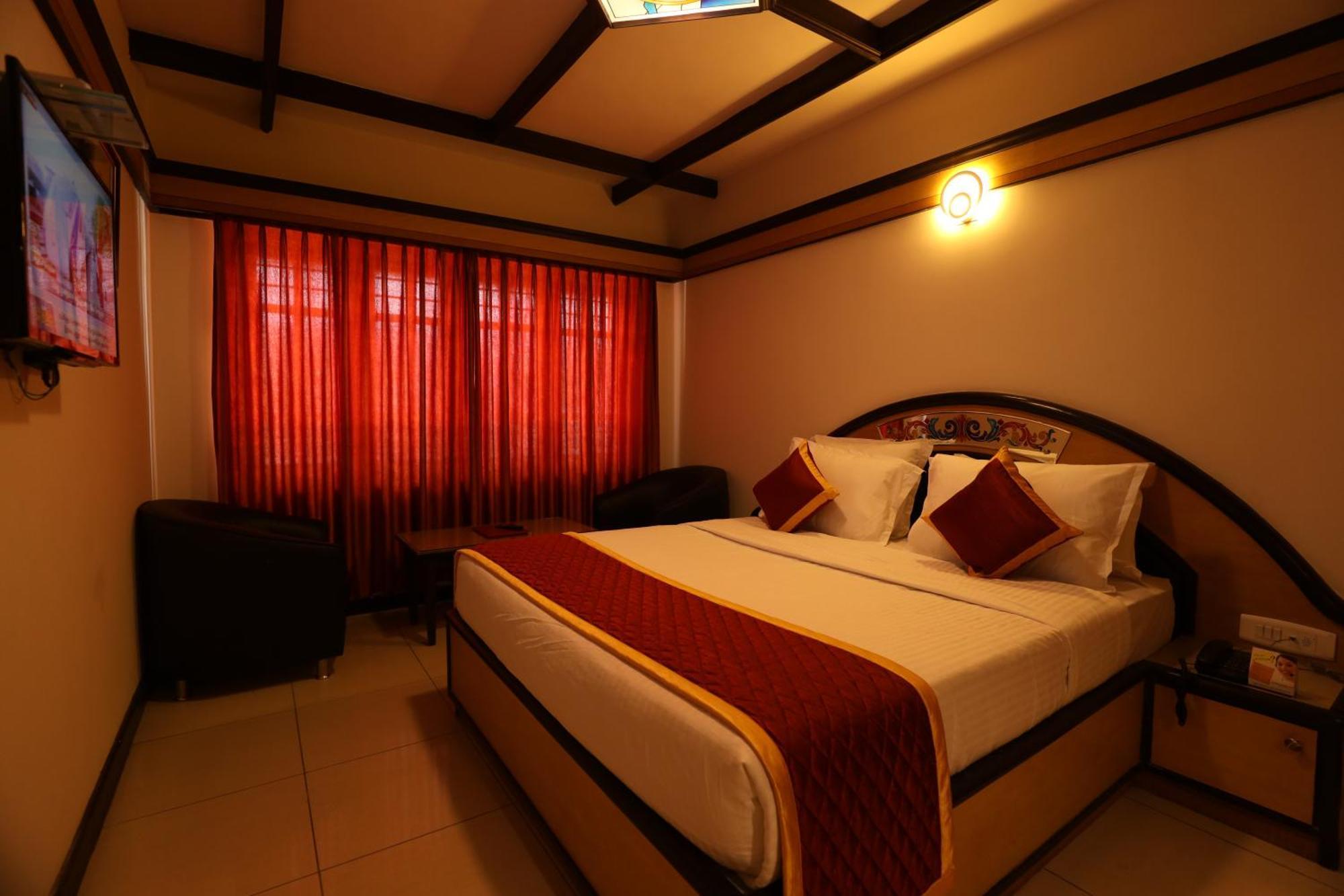 Hotel Silver Oak Ooty Buitenkant foto