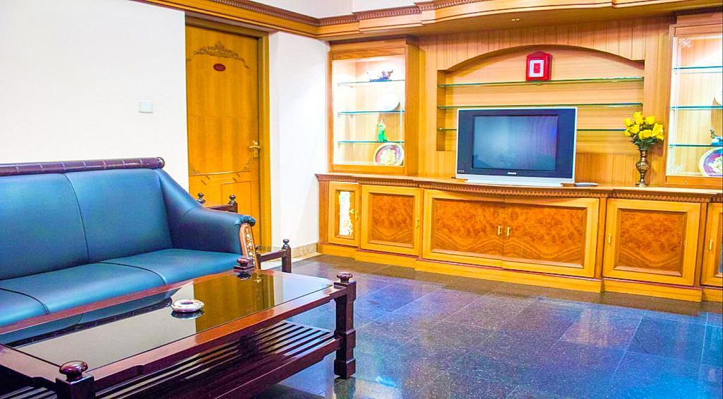 Hotel Silver Oak Ooty Buitenkant foto